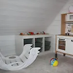 Dağ evi Maeekuela Jaerve Palkmaja *