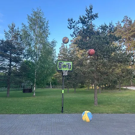 Maeekuela Jaerve Palkmaja