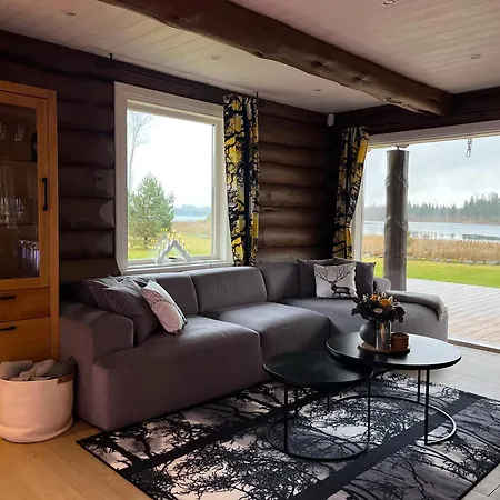 Maeekuela Jaerve Palkmaja シャレー