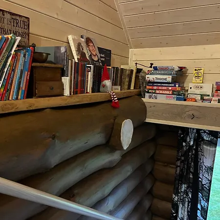 Mäeküla Järve Palkmaja *