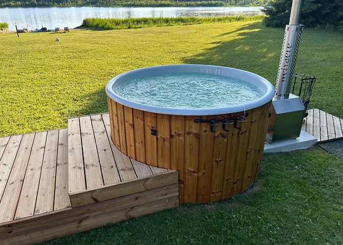 Maeekuela Jaerve Palkmaja シャレー ヴィリャンディ