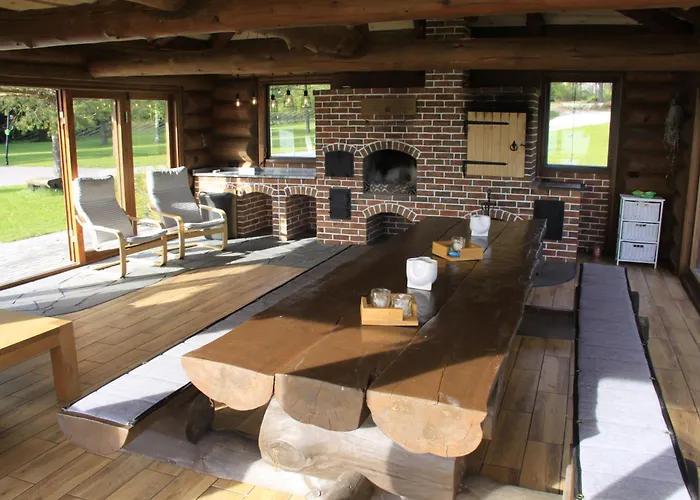 Maeekuela Jaerve Palkmaja ヴィリャンディ