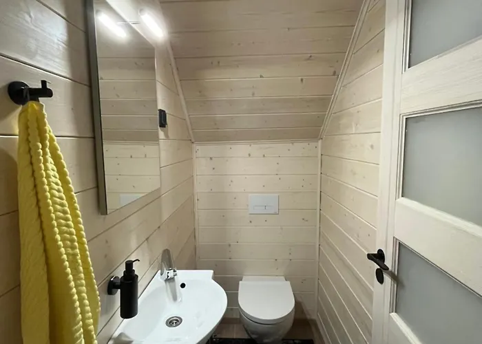 Maeekuela Jaerve Palkmaja * ヴィリャンディ