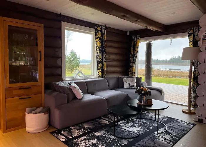 Maeekuela Jaerve Palkmaja シャレー