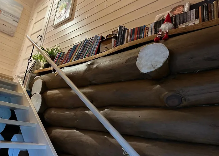 Maeekuela Jaerve Palkmaja シャレー