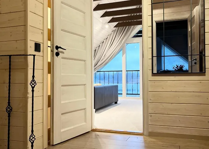 シャレー Maeekuela Jaerve Palkmaja ヴィリャンディ